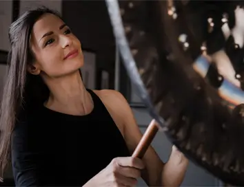 Michala Klačman: Soundhealing este calea către bunăstarea mentală
