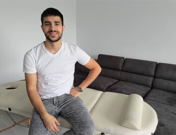 Profesionalism și cunoștințe vaste. Are 25 de ani și așa îl evaluează clienții săi.